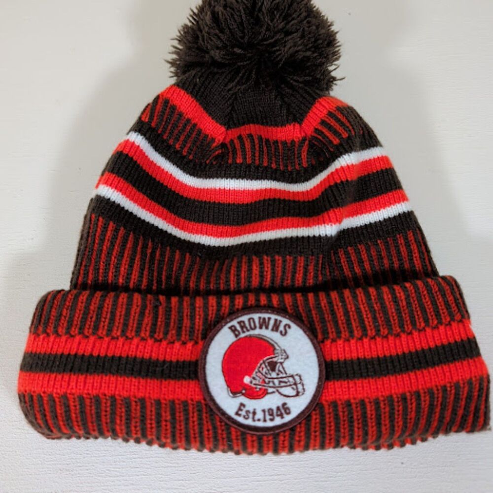 New Era Cleveland Browns NFL Cuffed Knit Pom Beanie Hat - Est. 1946 Patch